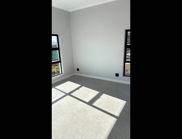 3 BEDROOM TOWNHOUSE FOR SALE IN PALM LAKES ESTATE